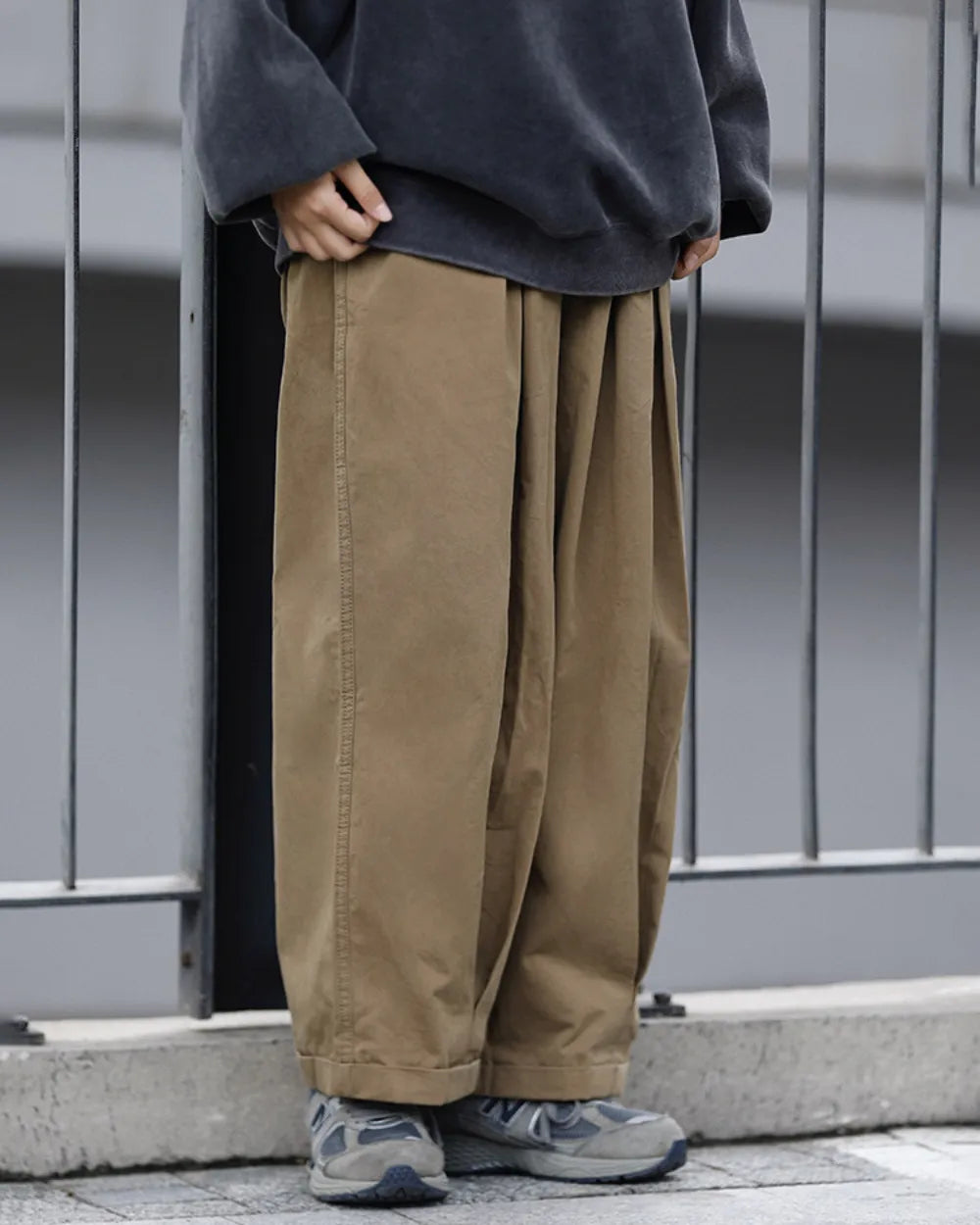 TUCK WIDE CHINO PANTS W1836