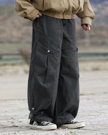LOOSE FIT CURVED CARGO PANTS W1999