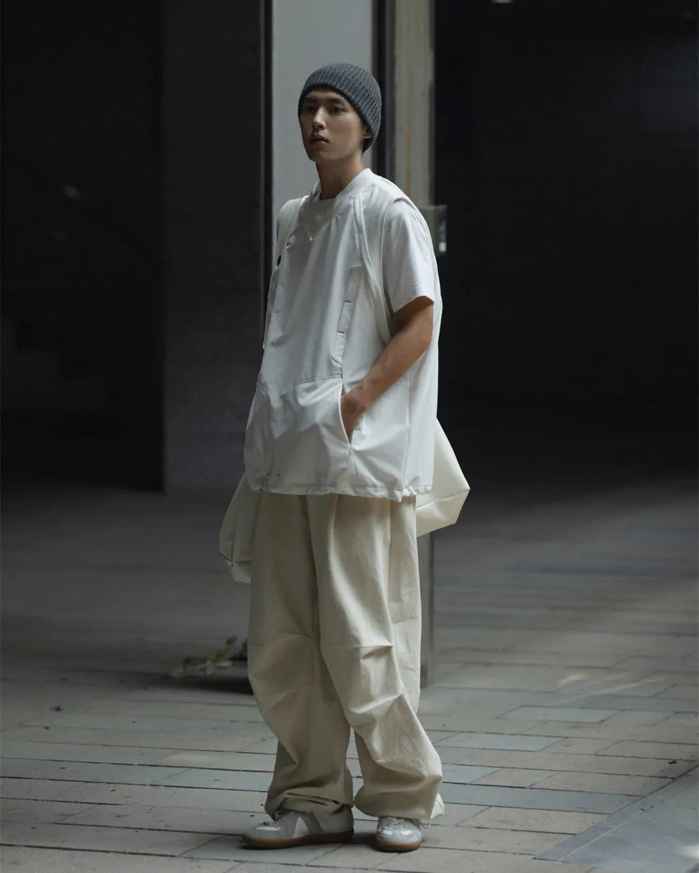 DETACHABLE SLEEVE 2WAY JACKET W1900