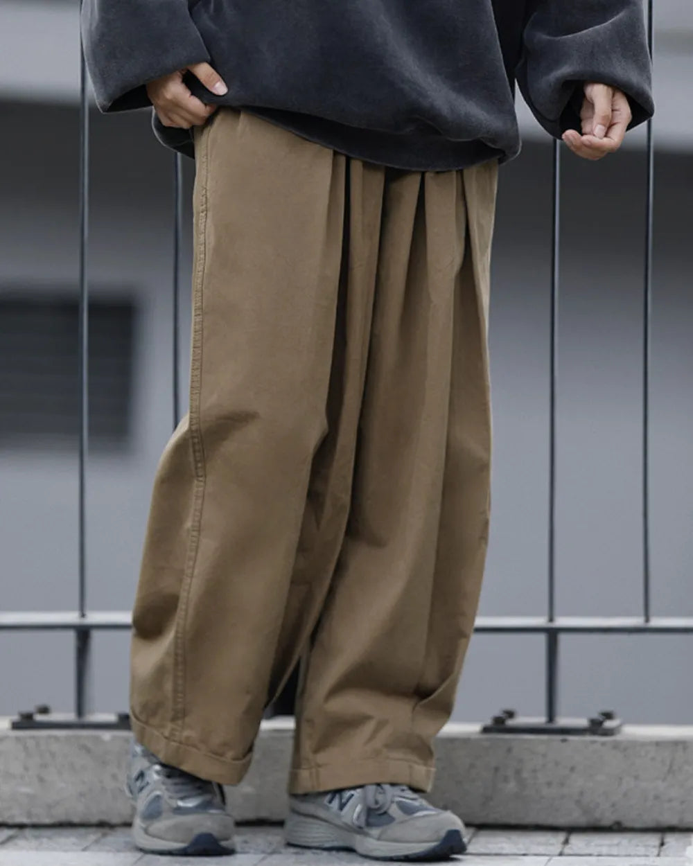 TUCK WIDE CHINO PANTS W1836