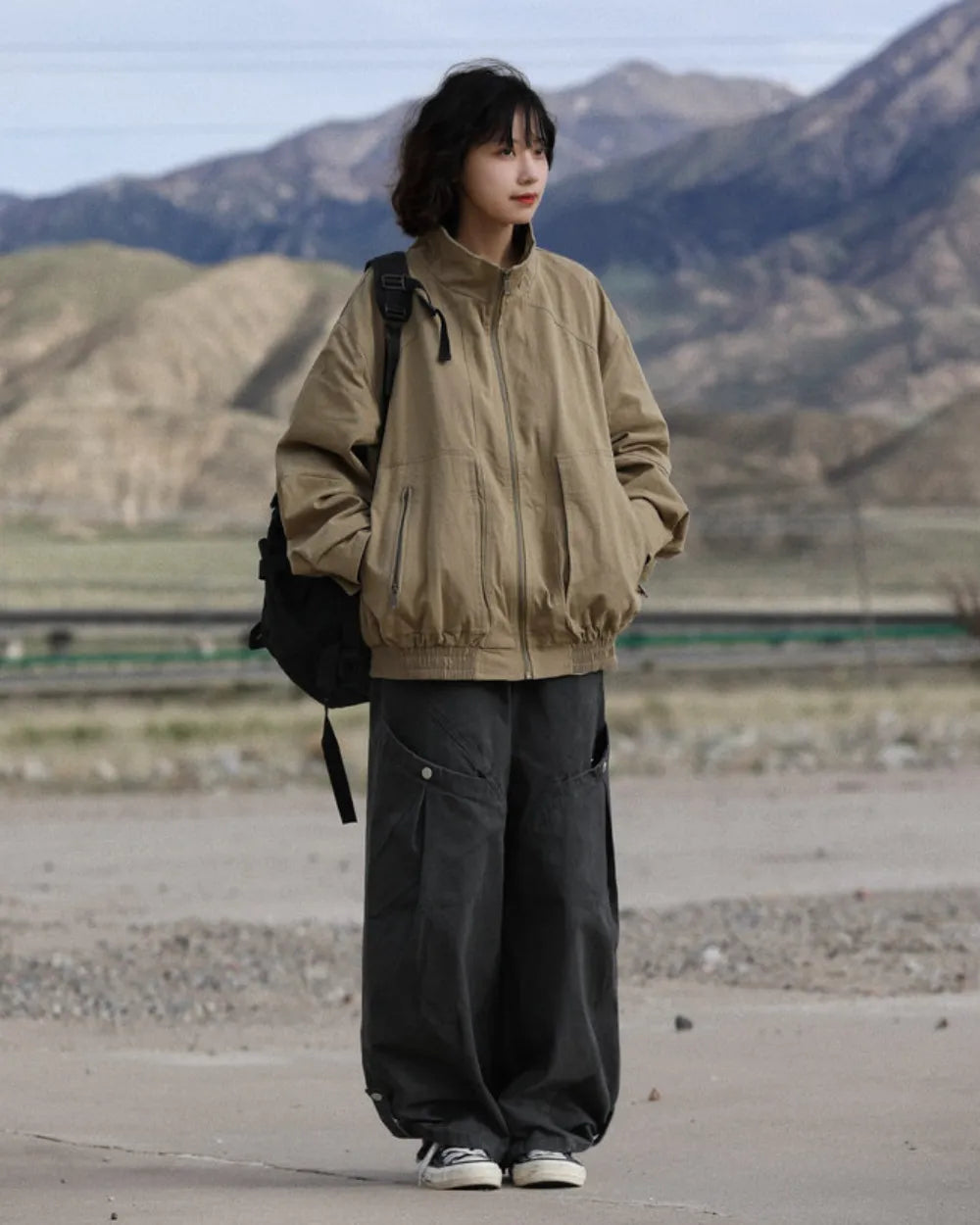LOOSE FIT CURVED CARGO PANTS W1999