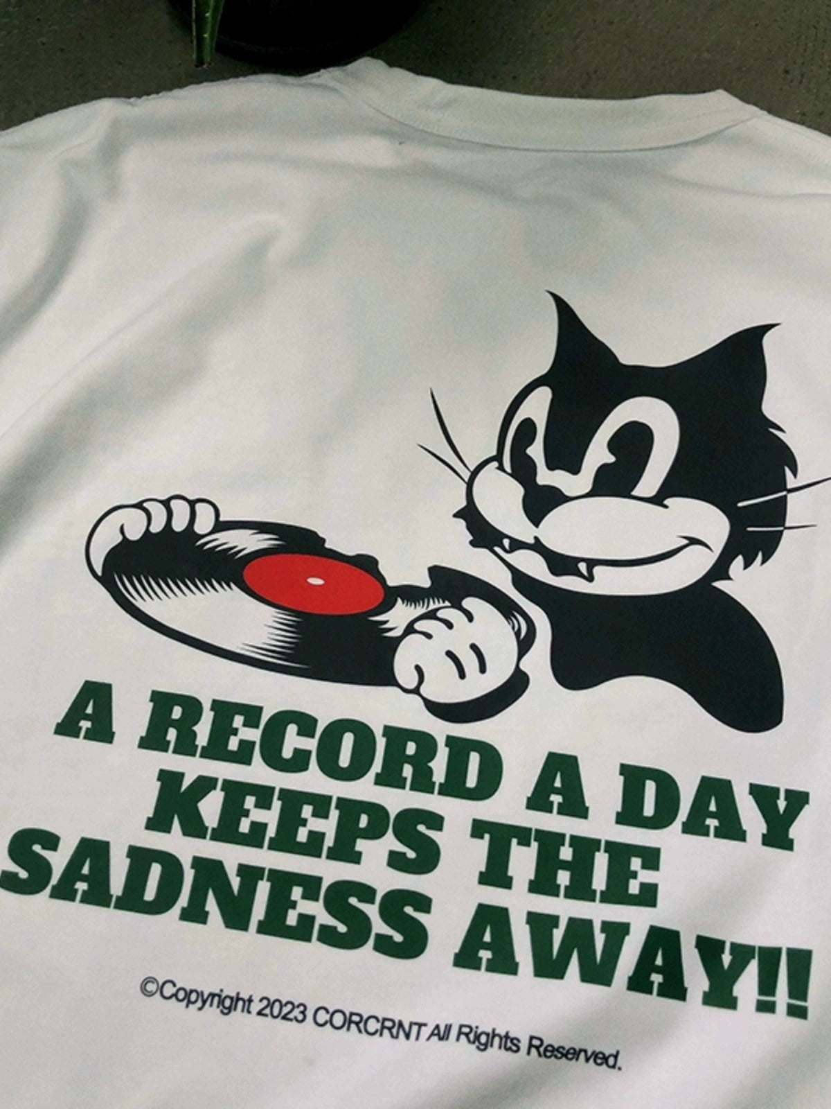 RECORD CAT BACK PRINT T-SHIRT W1242