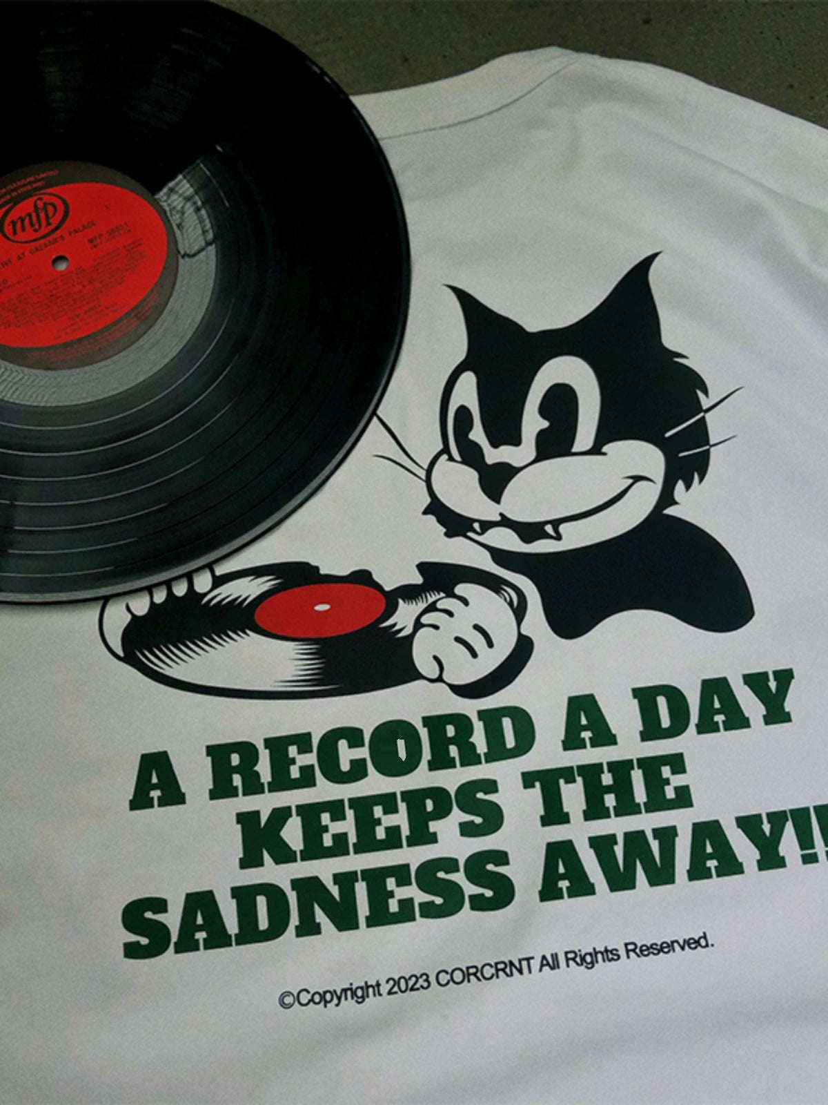 RECORD CAT BACK PRINT T-SHIRT W1242