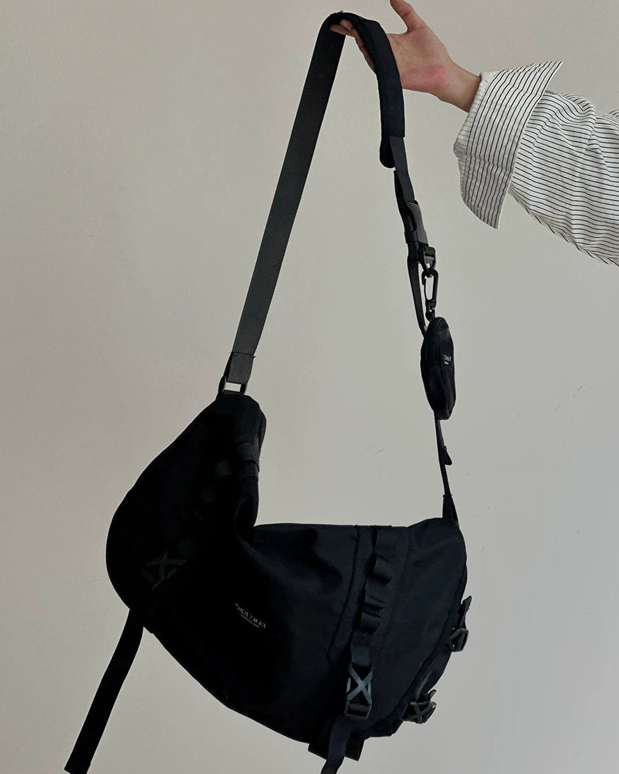 9TH 多機能クロスボディバッグ 日本の片肩メッセンジャー機能は、男女両方の多用途な大容量ナイロンワークウェアです