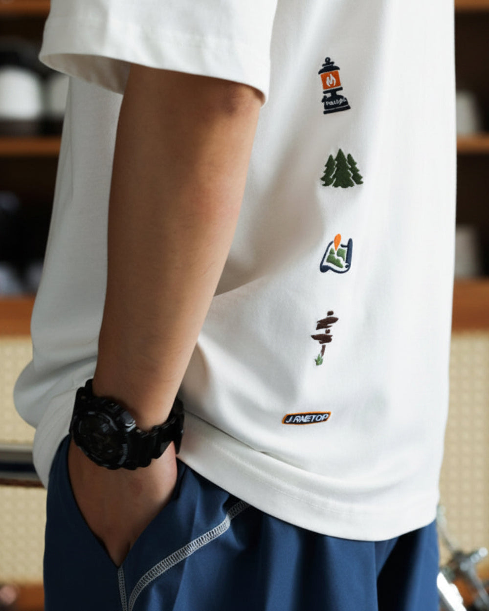 OUTDOOR GRAPHIC TEE W1640