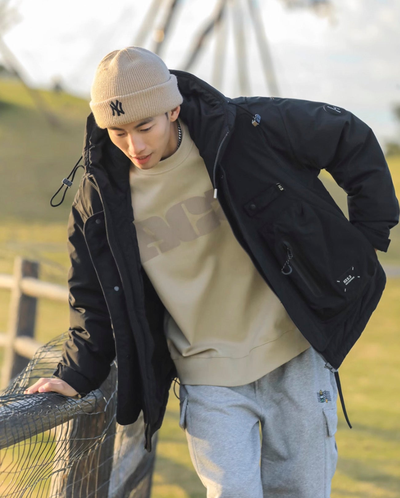 WHITE DUCK DOWN HOODED JACKET W819