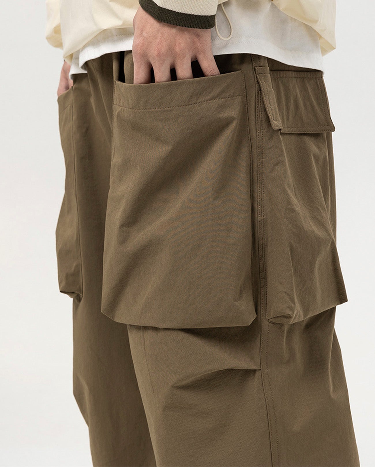 BIG POCKET TECH PANTS W841